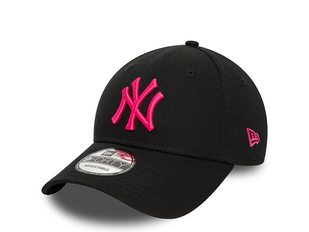 New Era New York Yankees League Essential Black 9Forty Strapback Cap