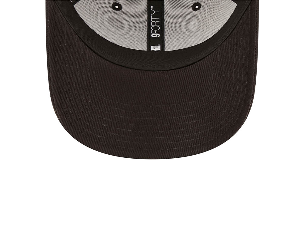 New Era New York Yankees League Essential Black 9Forty Strapback Cap