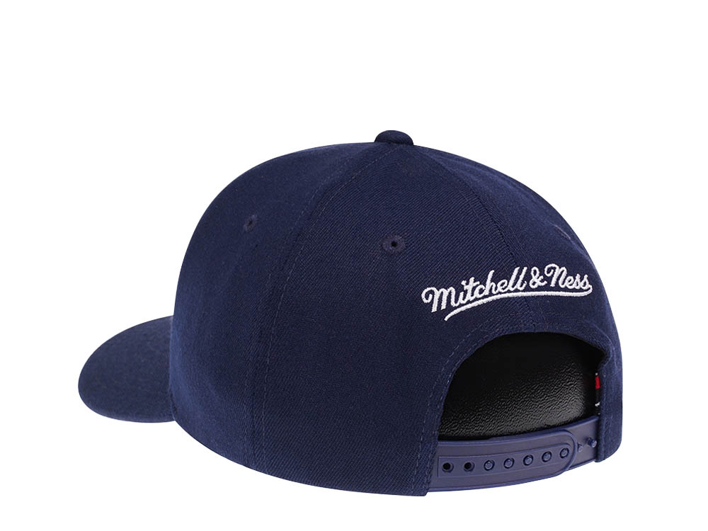 Mitchell & Ness New Orleans Pelicans Team Ground Red Line Solid Flex Snapback Cap