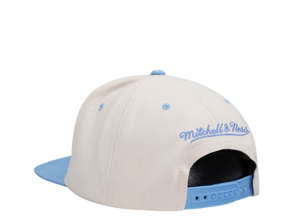 Mitchell & Ness Cleveland Cavaliers Sail Off White Two Tone Snapback Cap
