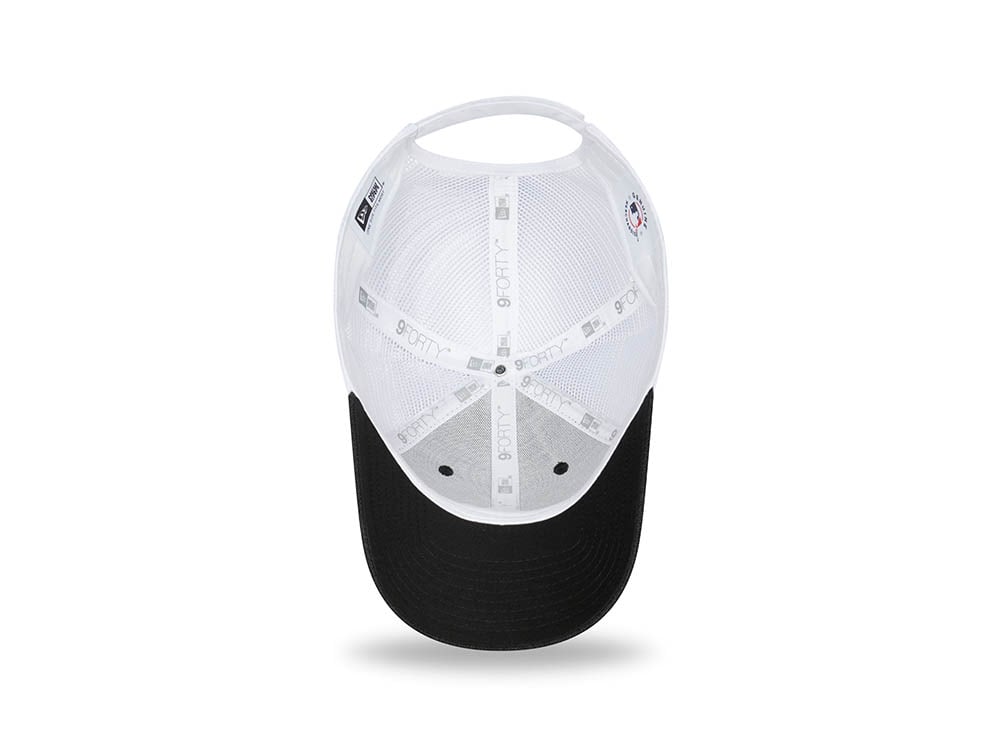 New Era New York Yankees Black Home Field Edition 9forty Trucker Strapback Cap