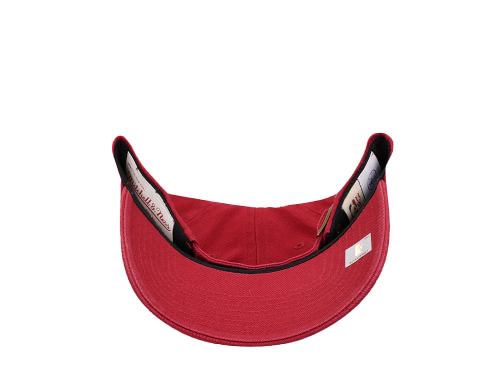 Mitchell & Ness Miami Heat Golden Hour Glaze Red Dadhat Strapback Cap