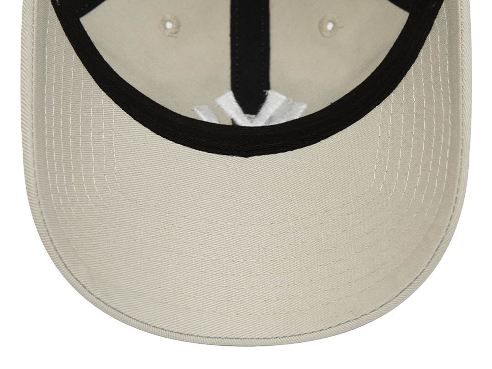 New Era New York Yankees League Essential Creme 9Twenty Strapback Cap