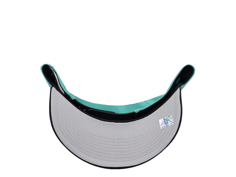 Mitchell & Ness New York Knicks NBA In The City Teal Edition Pro Pinch Fit Snapback Cap