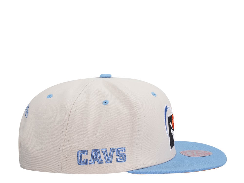 Mitchell & Ness Cleveland Cavaliers Sail Off White Two Tone Snapback Cap
