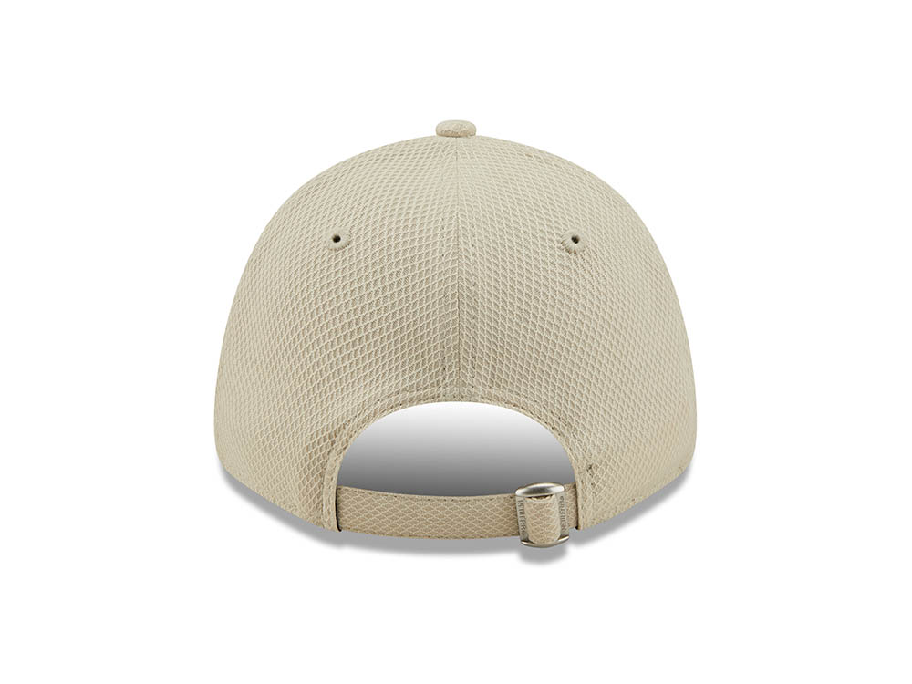 New Era New York Yankees Diamond Stone White 9Forty Strapback Cap