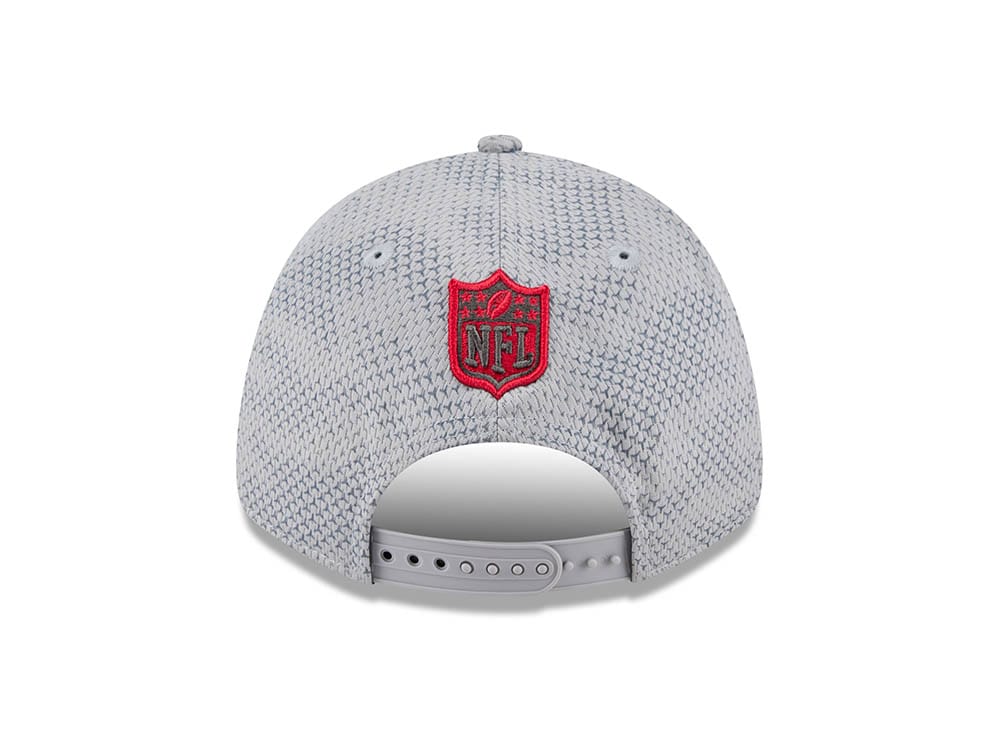 New Era Tampa Bay Buccaneers Sideline 2024 9Forty Stretch Snapback Cap