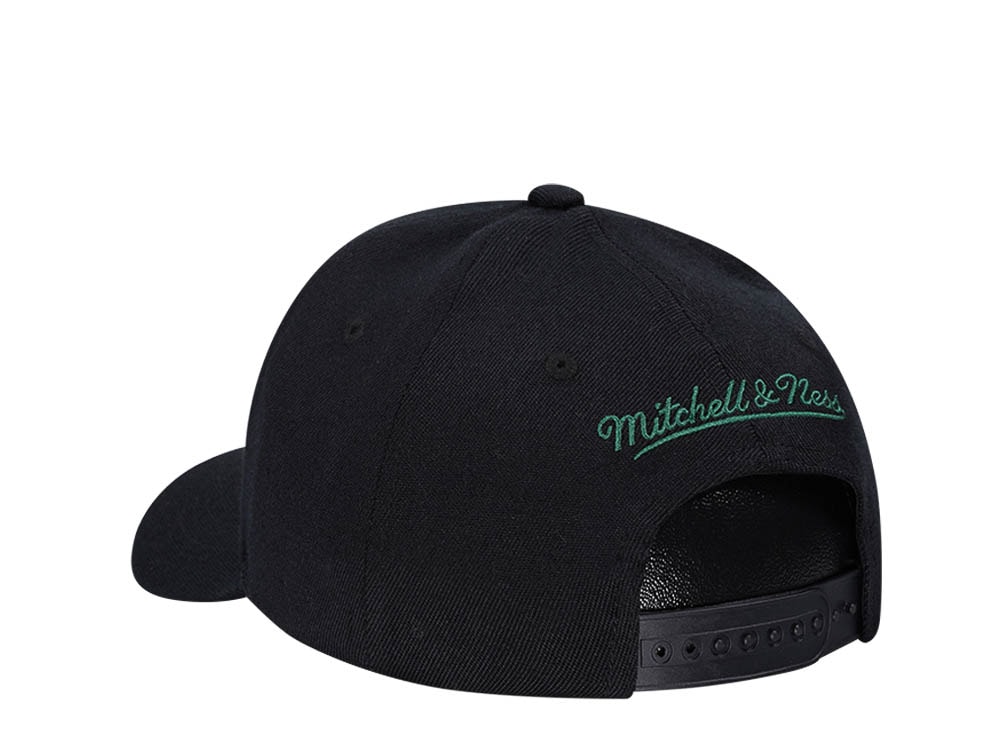 Mitchell & Ness Milwaukee Bucks High Crown 6 Panel Classic Red Line Flex Snapback Cap