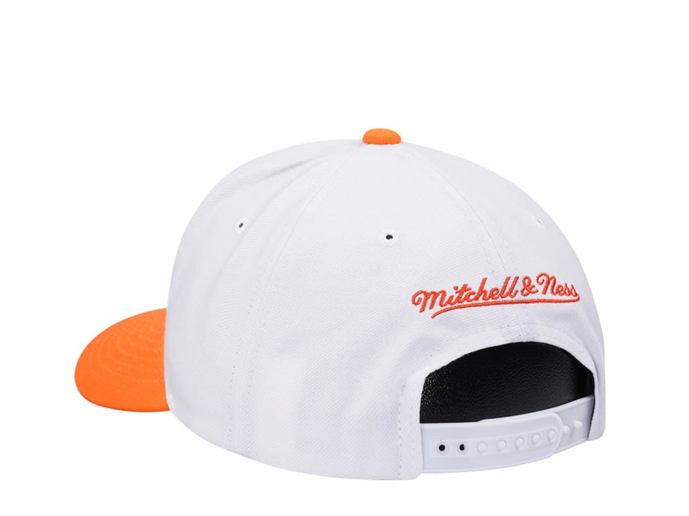 Mitchell & Ness Cleveland Cavaliers Team Two Tone 2.0 Pro White Snapback Cap