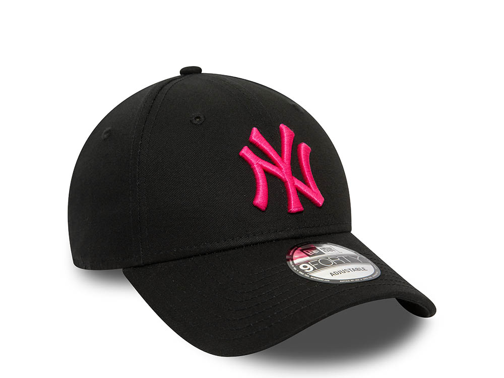 New Era New York Yankees League Essential Black 9Forty Strapback Cap