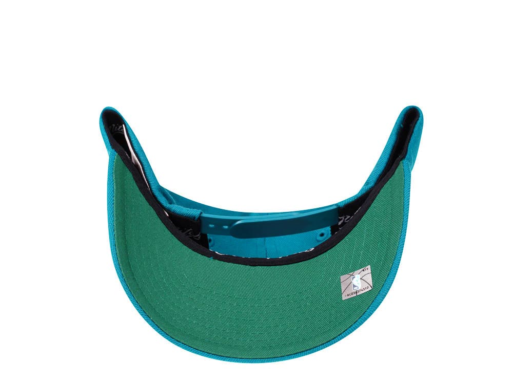 Mitchell & Ness Charlotte Hornets Team Ground Red Line Solid Flex Snapback Cap