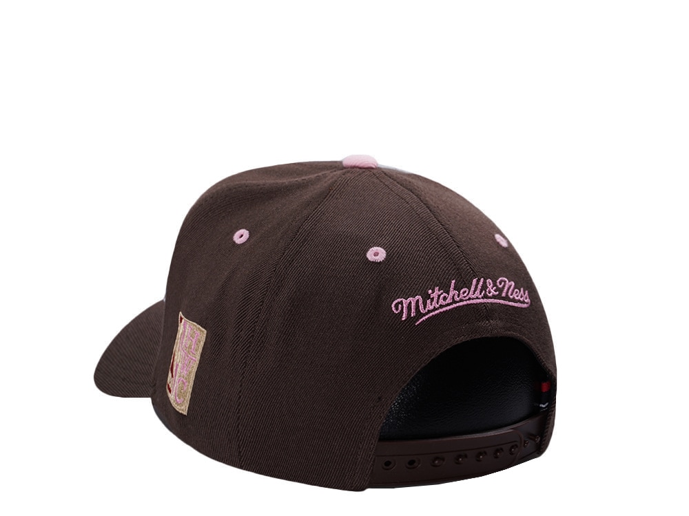 Mitchell & Ness Chicago Bulls NBA Finals 1993 Hardwood Classic Brown Sugar Edition Snapback Cap