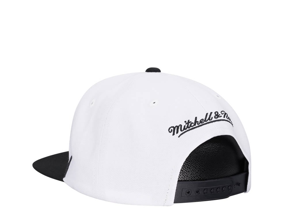 Mitchell & Ness Philadelphia Flyers Vintage Sharktooth Snapback Cap